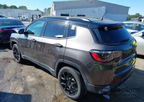 2022 Jeep Compass Altitude 4X4 из США, поврежденный, VIN 3C4NJDBB8NT222546